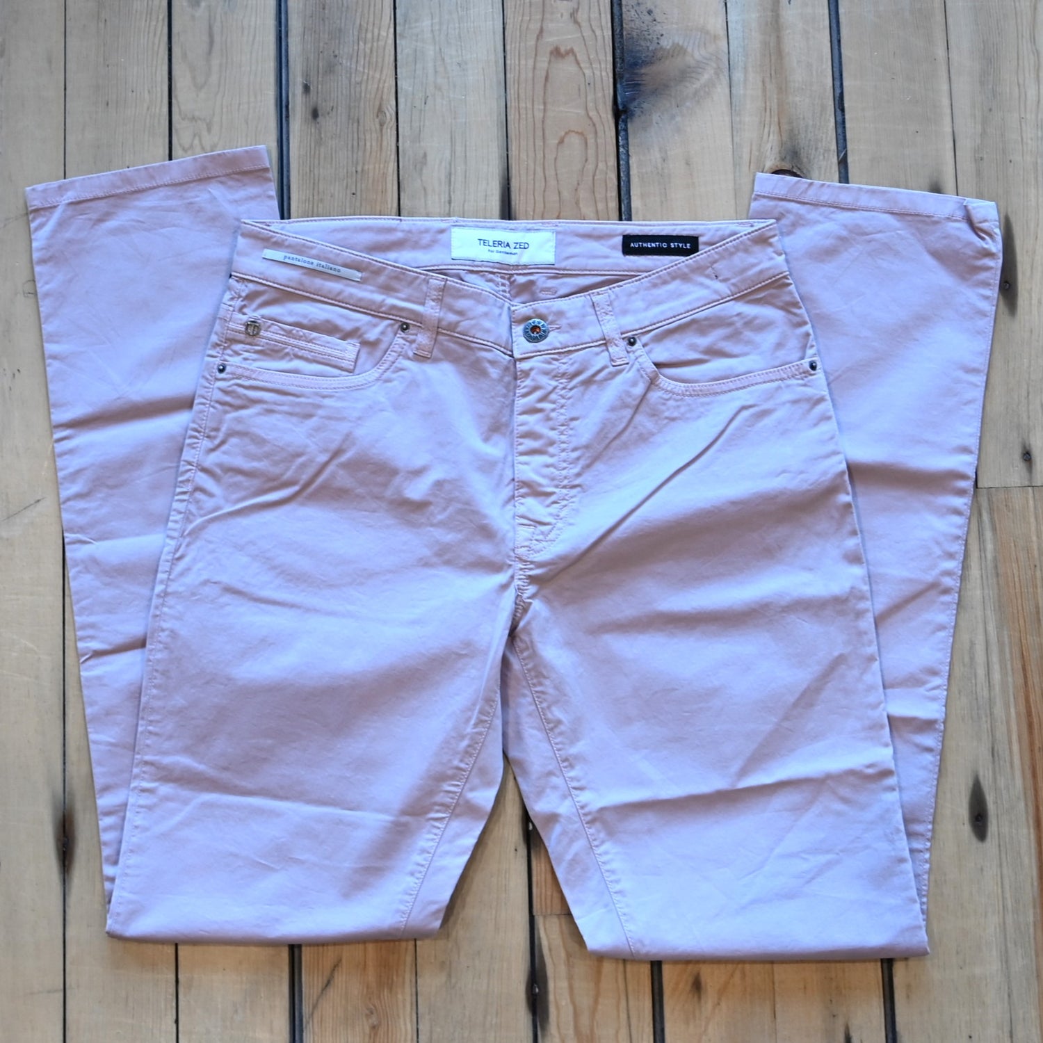 Teleria Zed 5 Pocket Jeans in Cipria soft Italian denim with classic five-pocket design and tailored fit