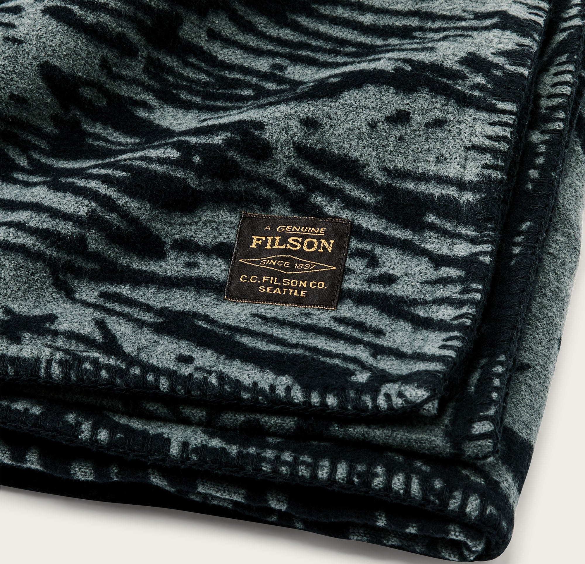 Filson cotton blanket balsam green marshlands woven pattern 100% cotton throw