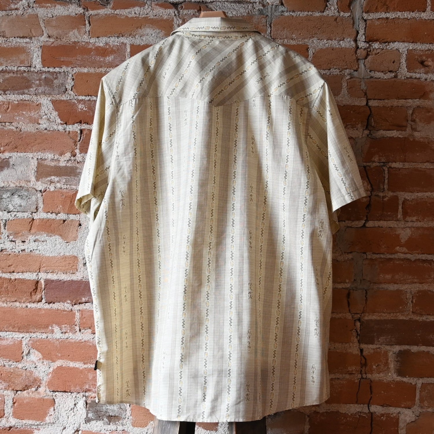 Howler Bros H Bar B Snapshirt — Prairie Garland Dust, short sleeve shirt, pearl snaps, Western styling