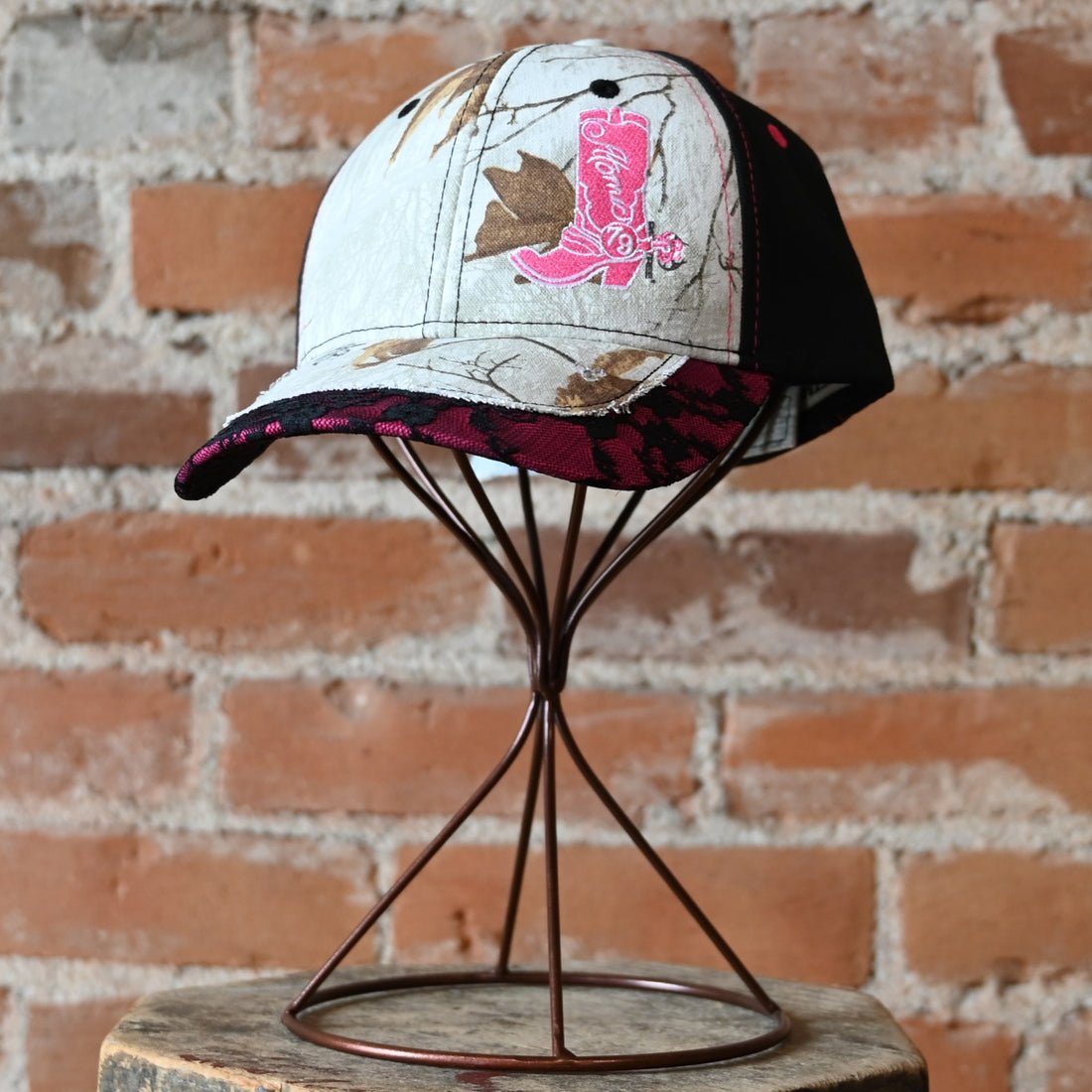 Atomic 79 ladies Realtree Snow Camo Black Soot Pink Lace hat