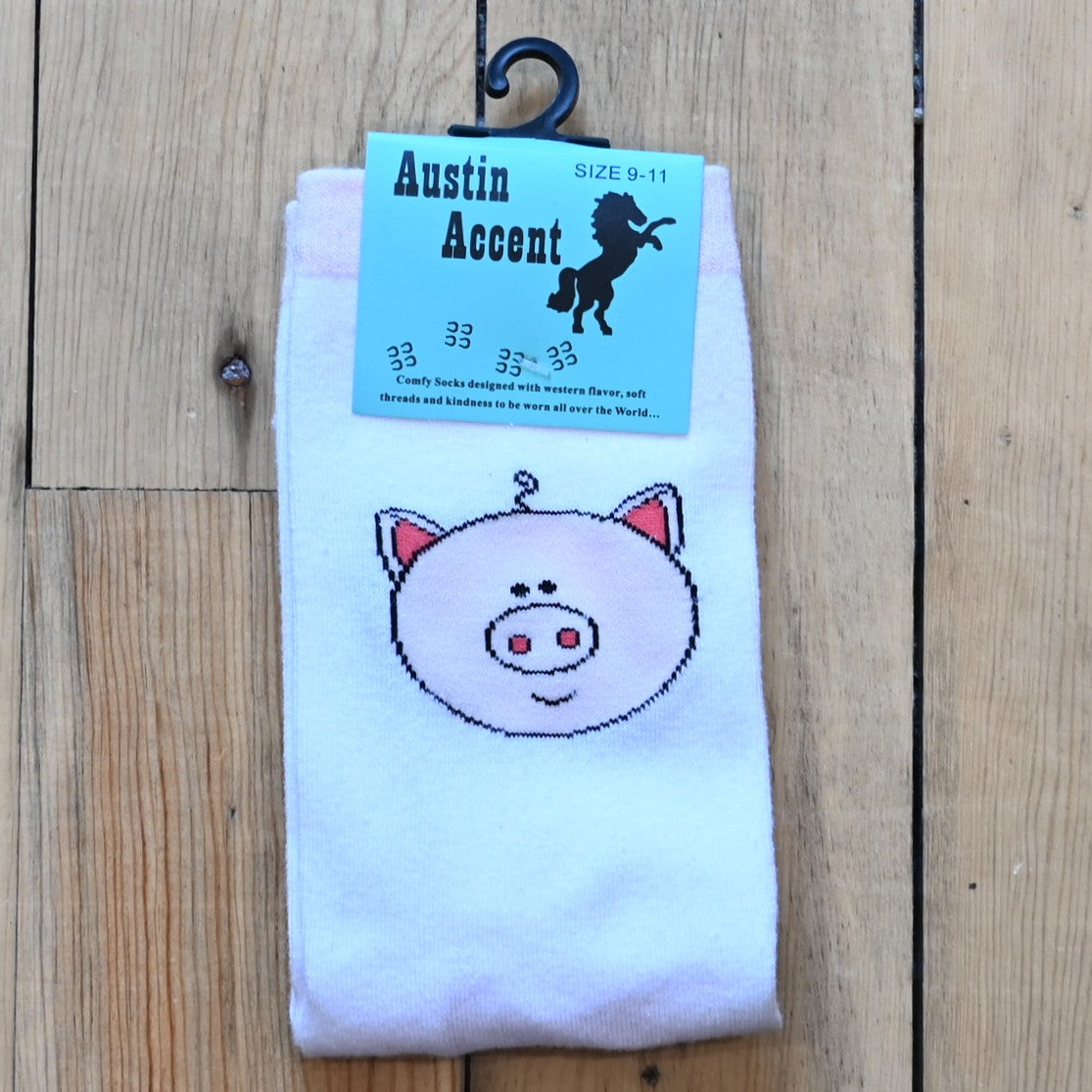 View of Austin Accent Kids Size 9-11 Socks in white with pink piggy deisgn.