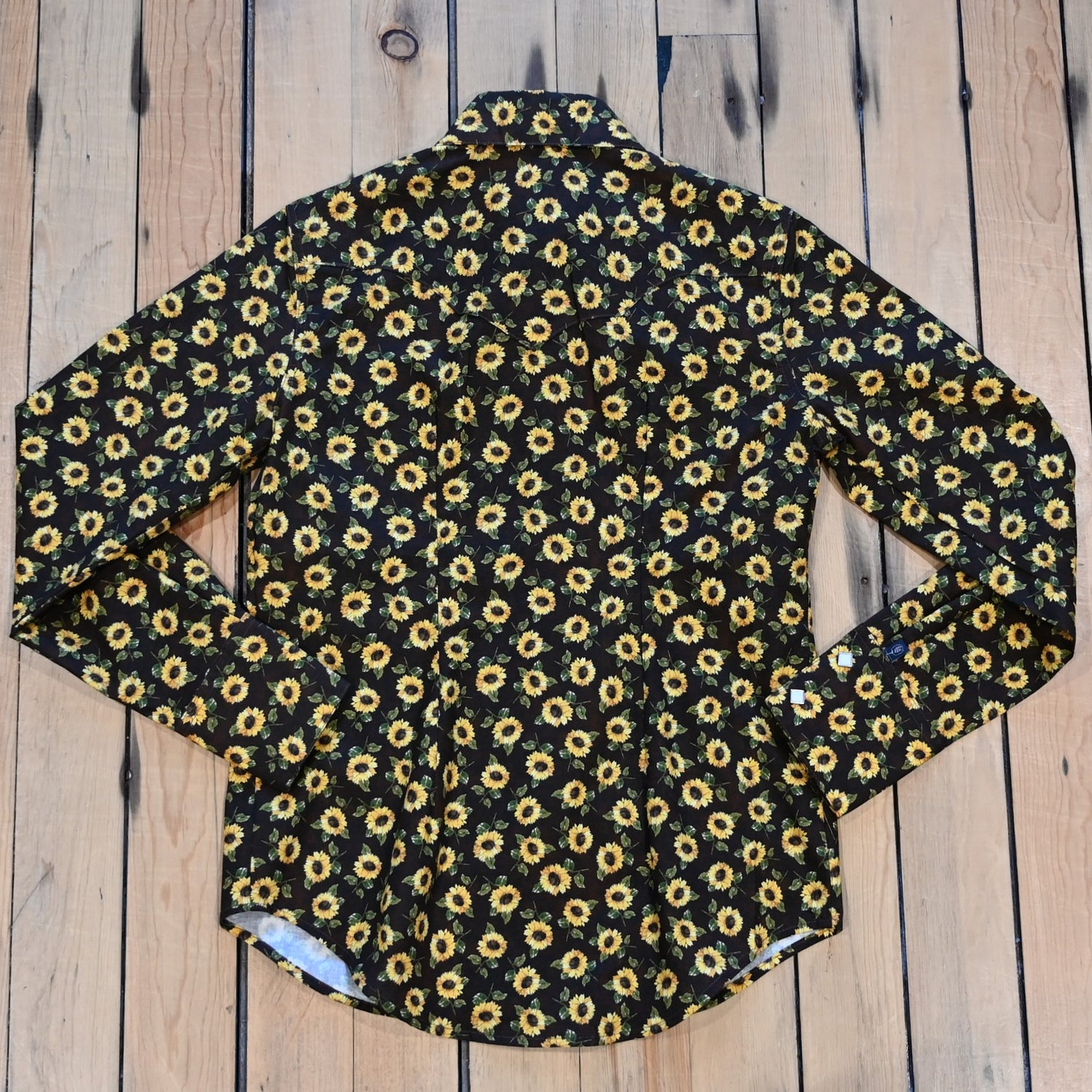 Rockmount ladies vintage brown sunflower print western shirt with diamond snaps and sawtooth pockets