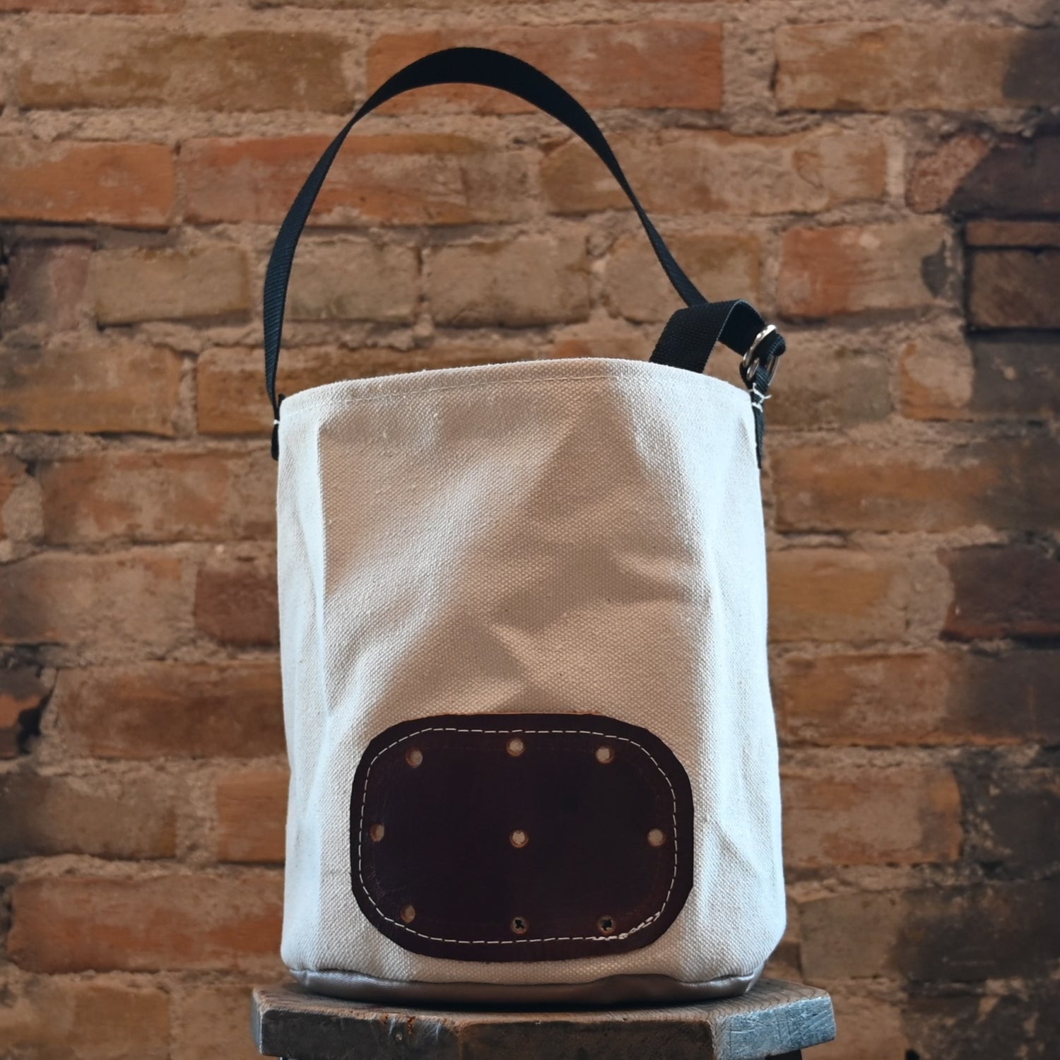 View of nose feed bag