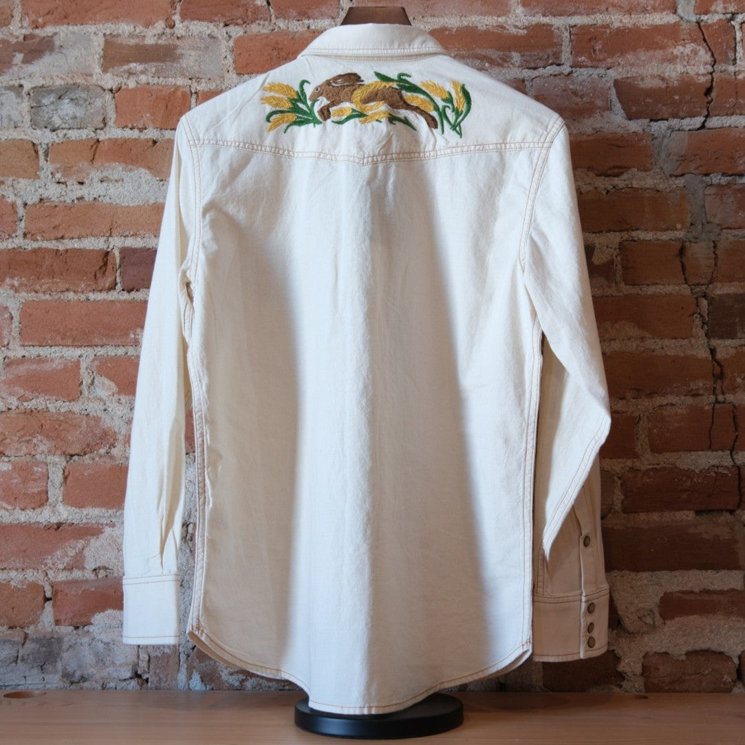 Filson Ladies Embroidered Western Shirt in Natural Seed.