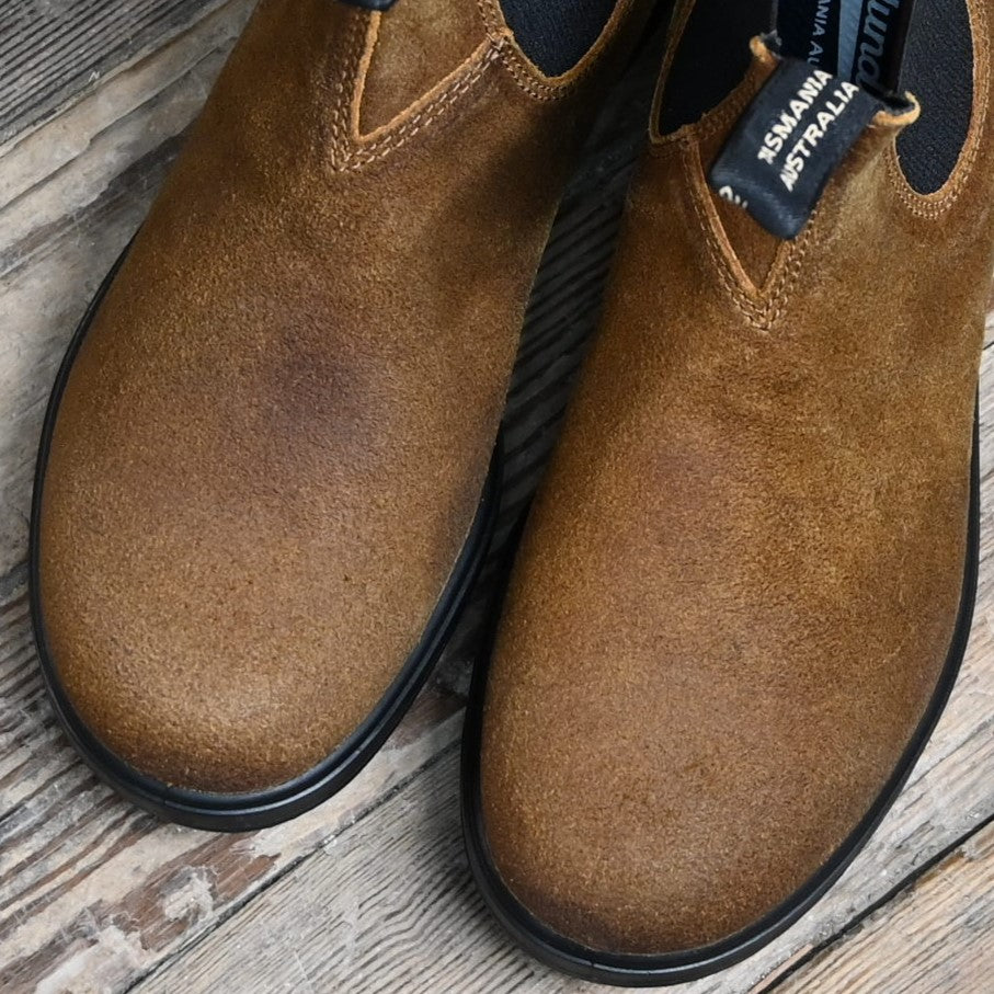 Blundstone Ladies Originals Chelsea boots in suede tobacco with elastic side panels and pull tabs