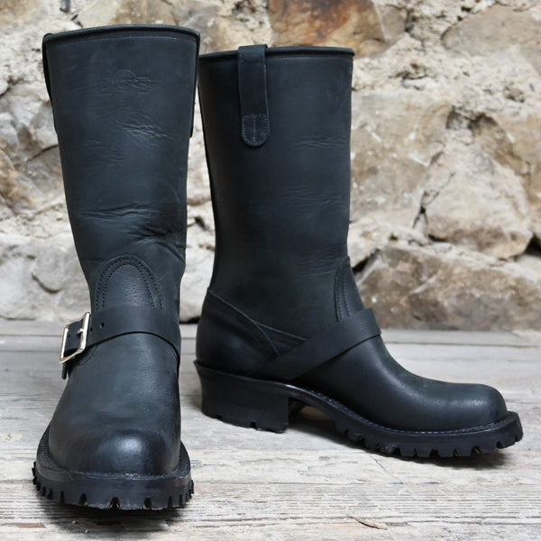 イギリスウエスタンモデ Ash Grey | Hawker Hurricane Mckellar Dual Time – AVI-8 Timepieces