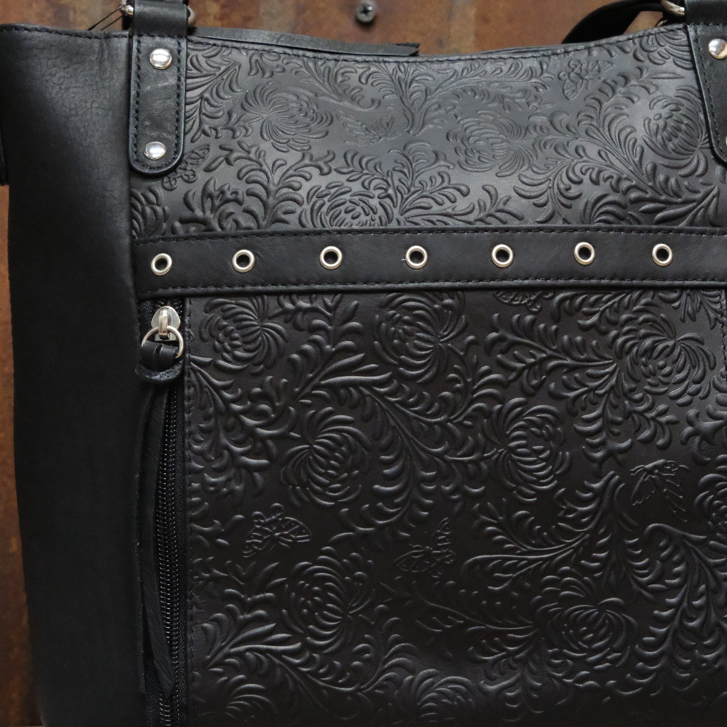 Gun Toten Mamas boho shoulder purse black leather