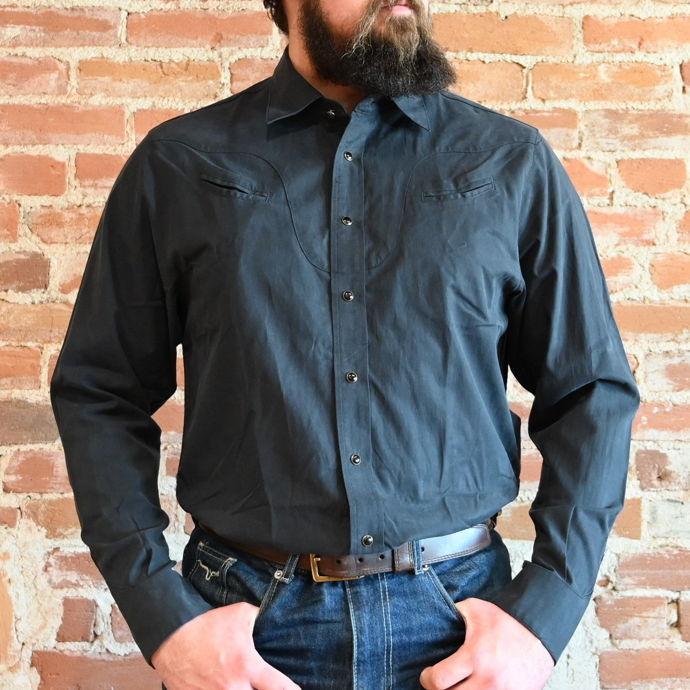 View of Schaefer men’s Jesse Western snap shirt with yoke detail and smile chest pockets