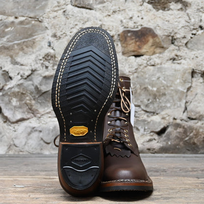View of White’s 8″ brown Original Packer boot with round toe and Vibram 700 sole
