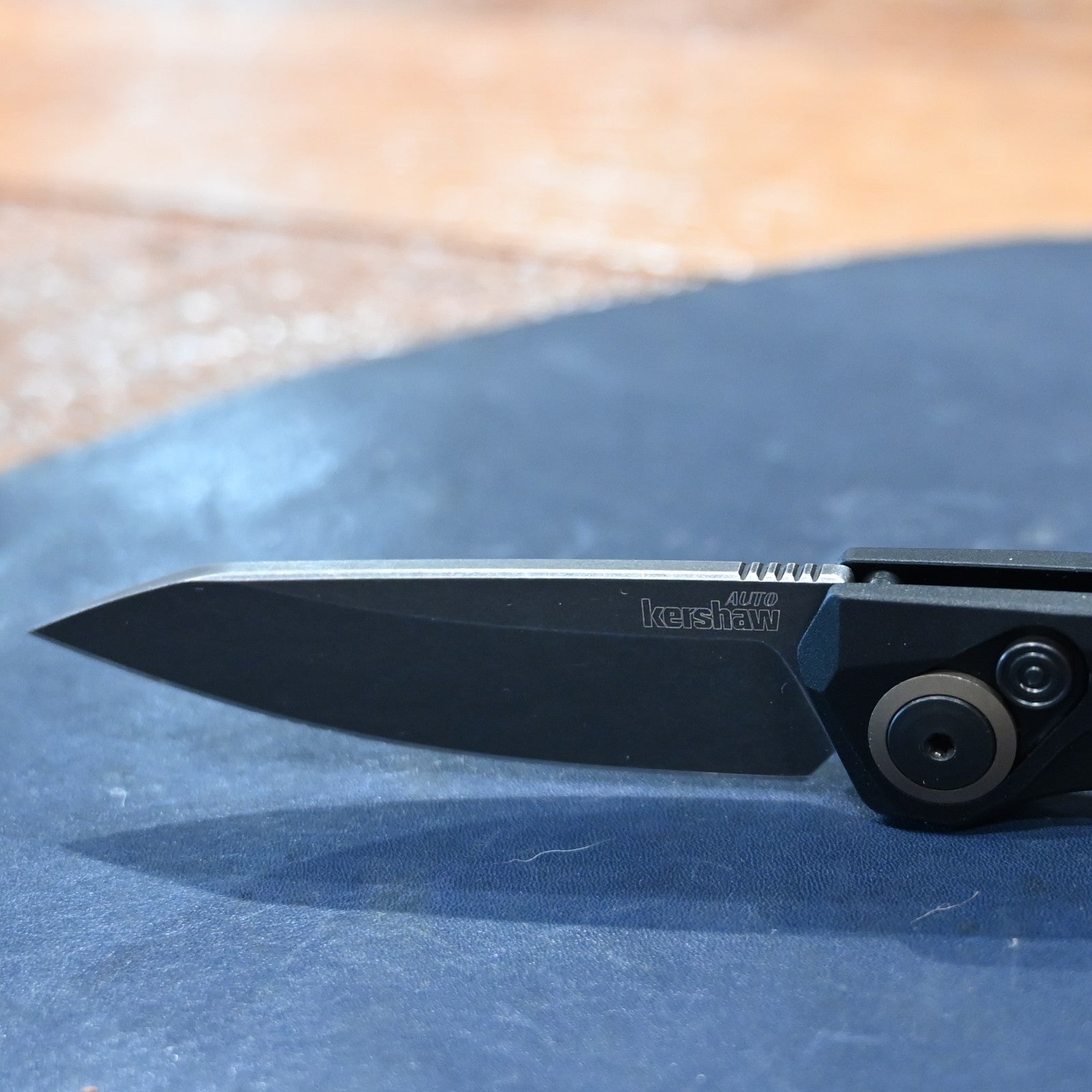 Kershaw Launch 11 automatic knife with black aluminum handle and stonewashed blade