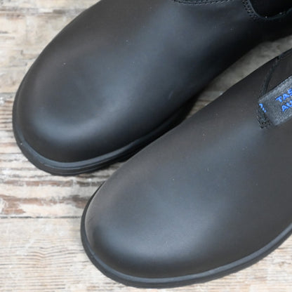 Blundstone Slip On waterproof Chelsea boot in black leather with Thinsulate lining and elastic side panels