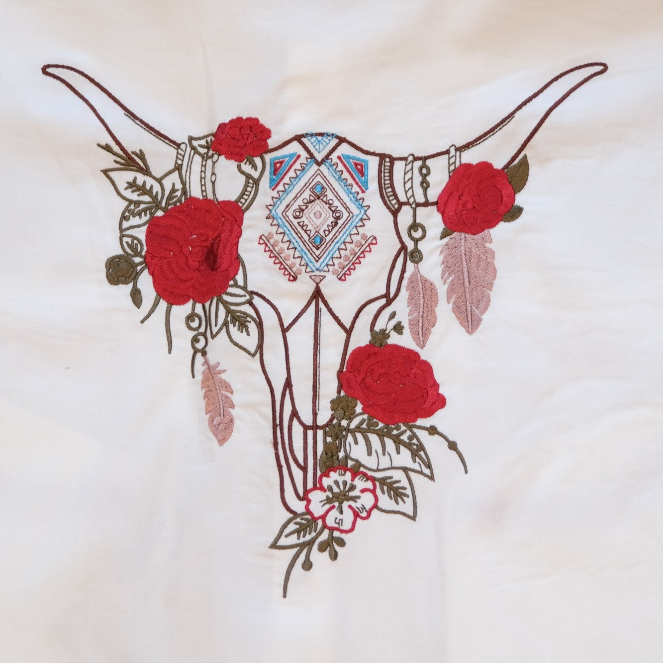 Rockmount Men’s Red Roses &amp; Steerhead Embroidered Western Shirt