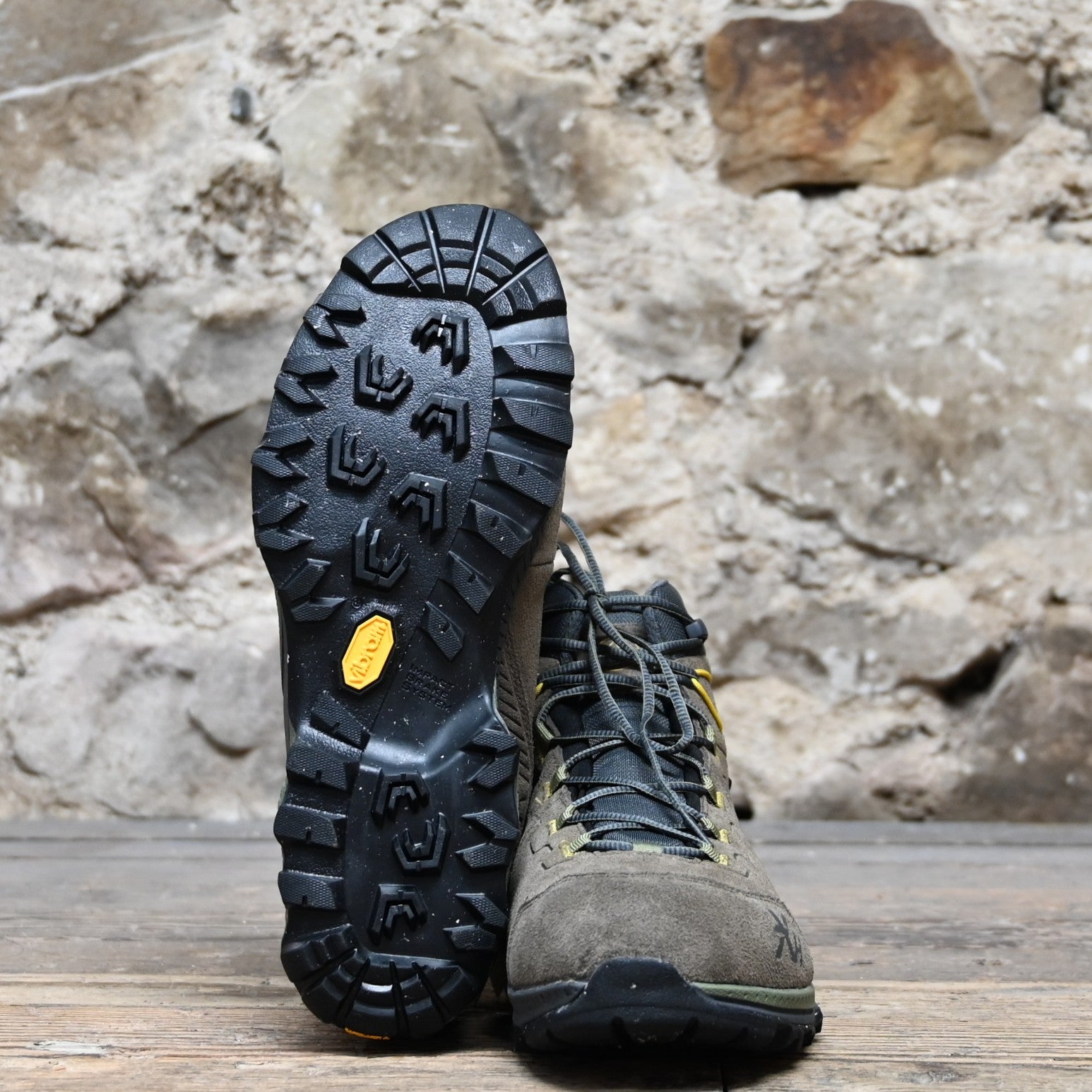 La Sportiva Mens TX Hike Mid Leather GTX in Taupe and Moss – Atomic 79
