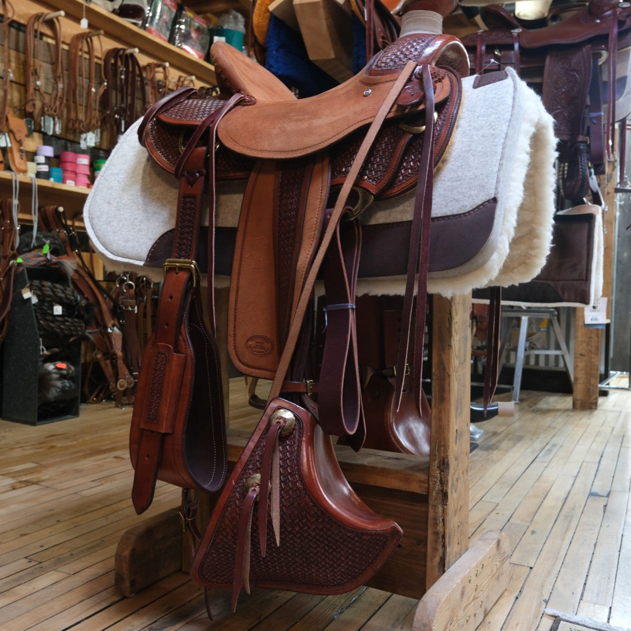 Billy Cook 15.5" Wade Half-Breed Saddle - Tapederos