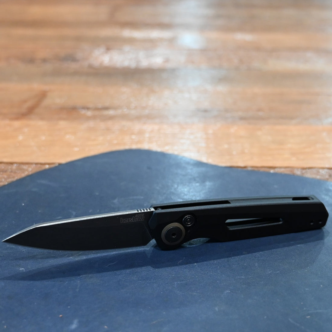Kershaw Launch 11 automatic knife with black aluminum handle and stonewashed blade