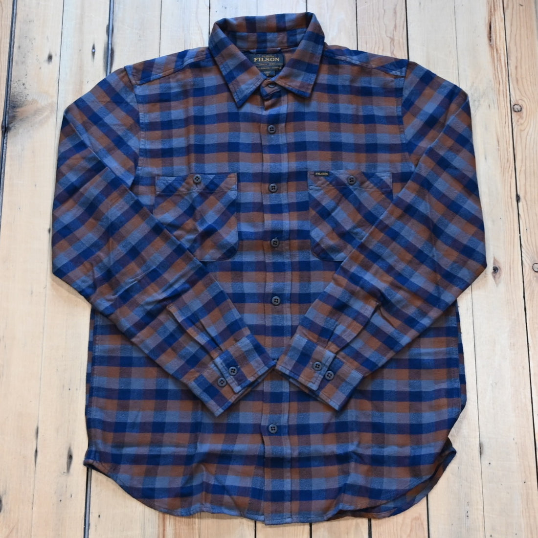 Filson Rangeland Flannel Shirt in navy multicolor plaid with chest pockets