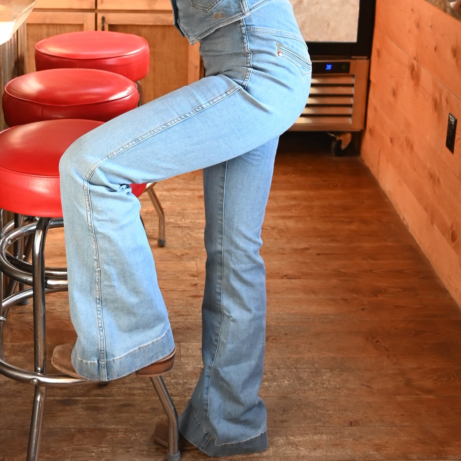 Wrangler x Lainey Wilson pull on flare festival jeans