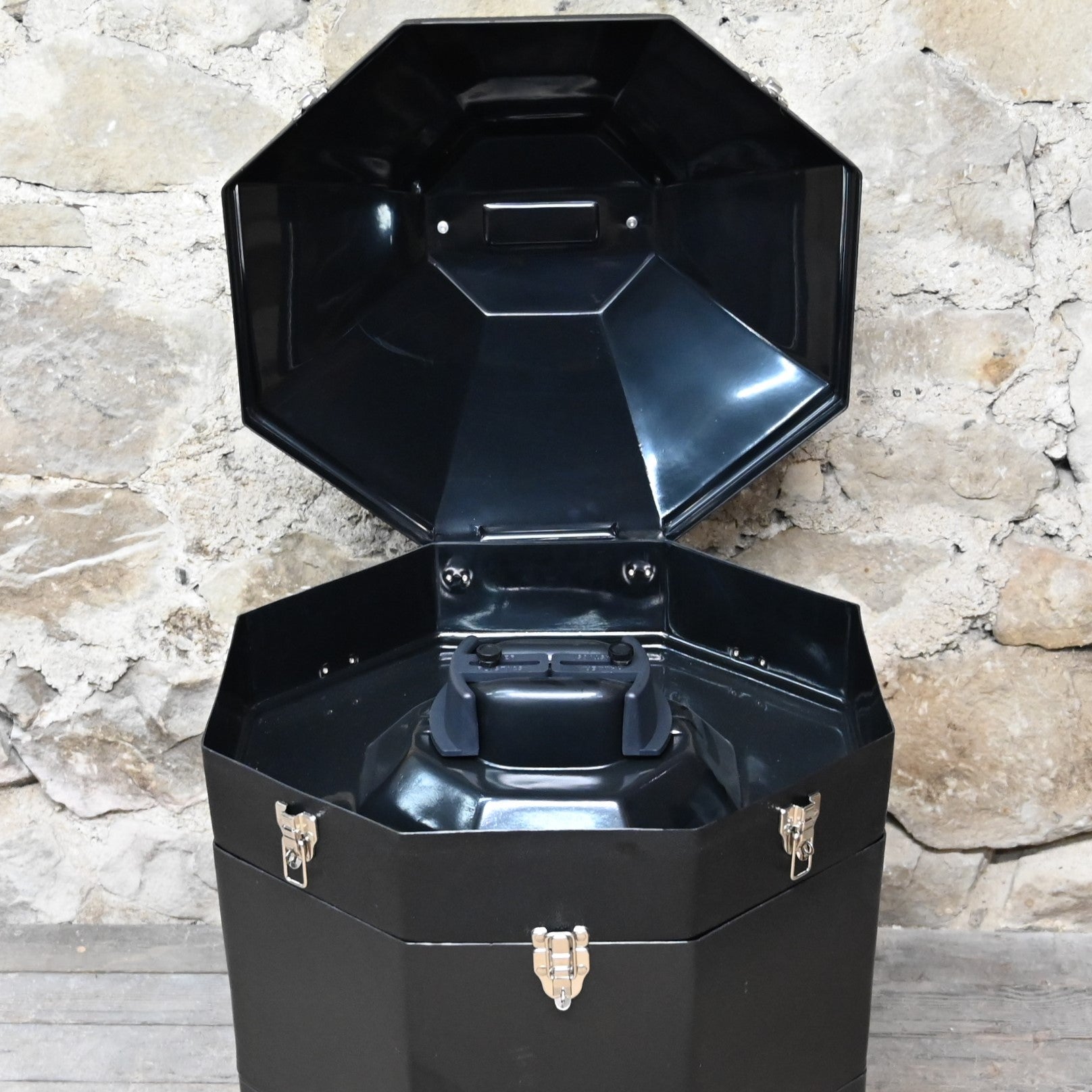 Hammer Large Western Hat Carrier - Black view of hat can open