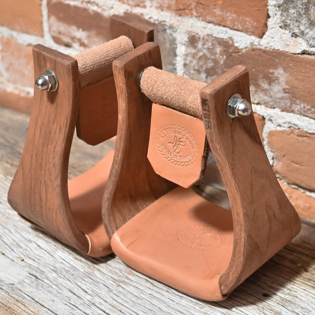 Nettle Stirrups 4 Inch Chisholms Gunstock view of stirrups