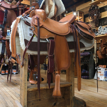 Deeter Custom Saddlery Lightweight Trail Saddle - 15"