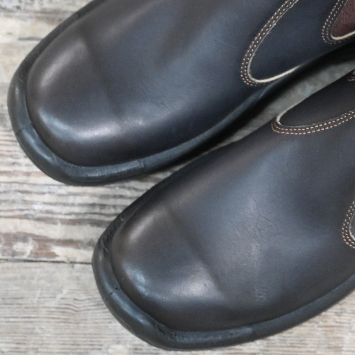 Blundstone slip-on work boot in brown oiled leather with steel toe and safety-rated outsole