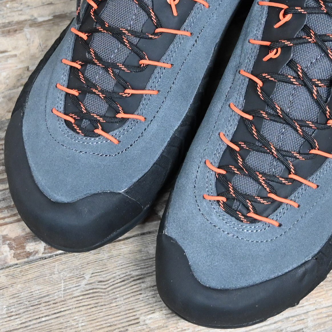 La Sportiva Men's XT4 Carbon Flame – Atomic 79