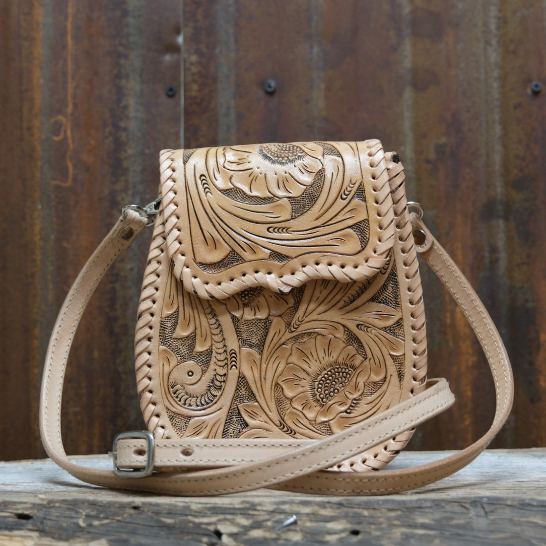 Que Chula Chiquita natural tooled leather crossbody purse with floral Western tooling