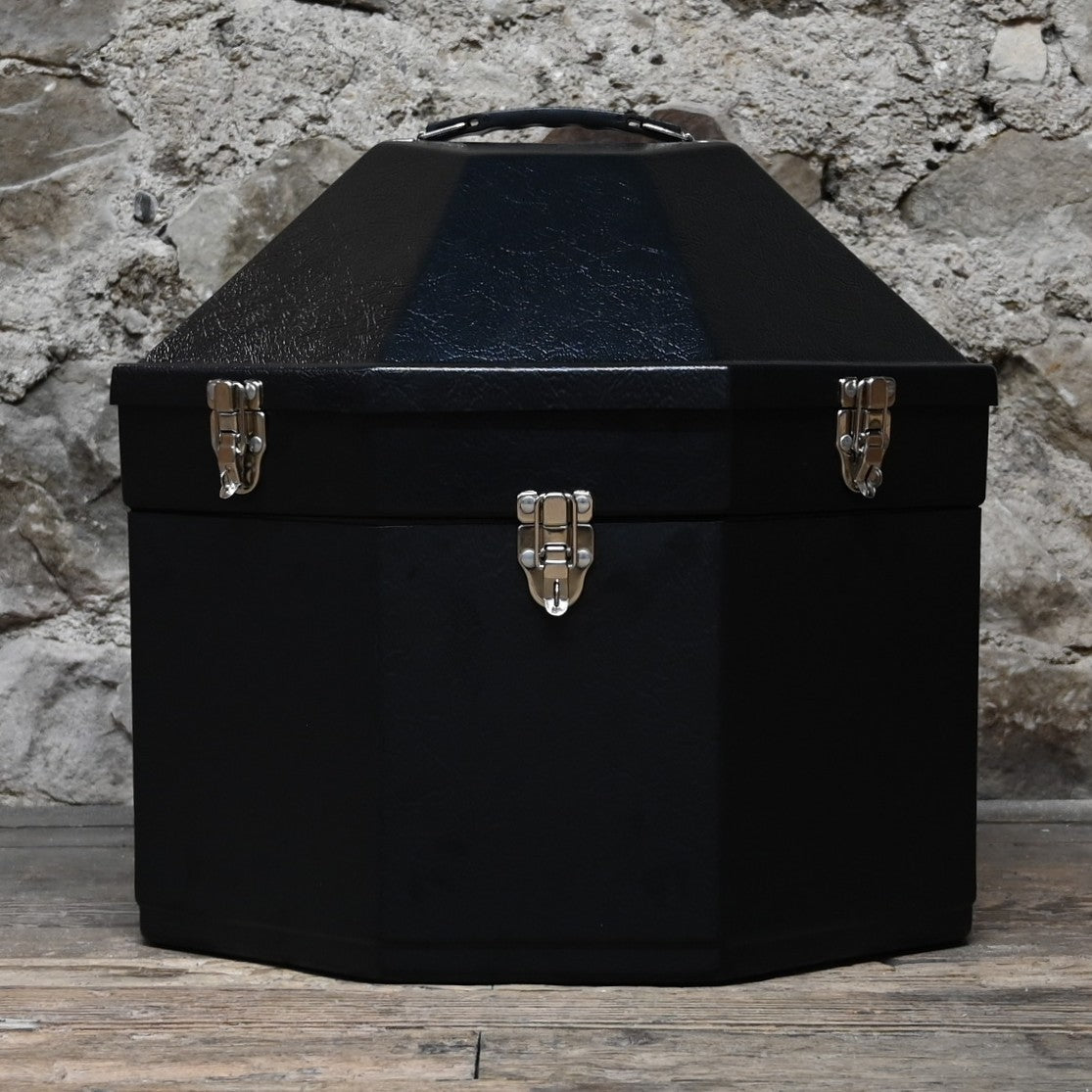 Hammer Plastics black double Western hat carrier with handle and secure latches