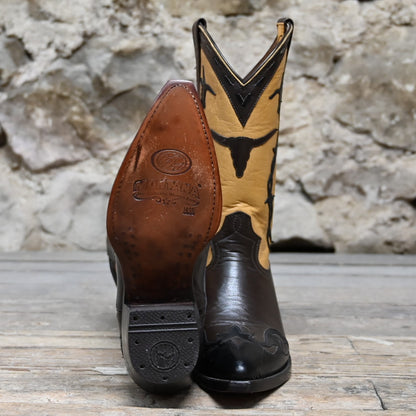 Ladies 11&quot; Leather Boot W/Tan Uppers, &amp; Steerhead/Barbed Wire Design view of bottom