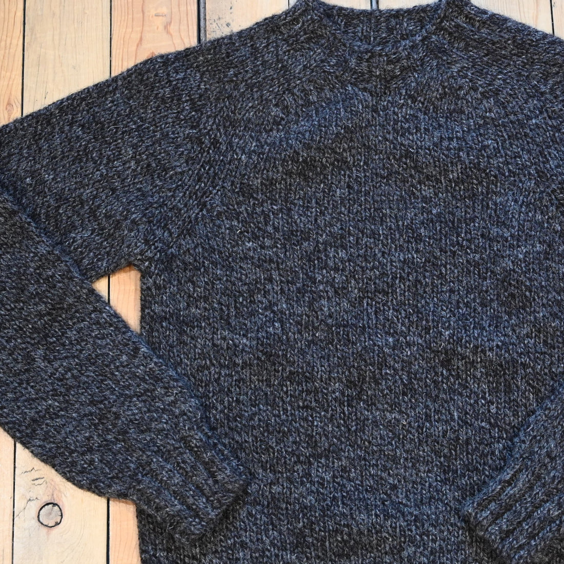 Filson 3GG Crewneck Sweater in heather brown wool, raglan sleeves and rib-knit collar