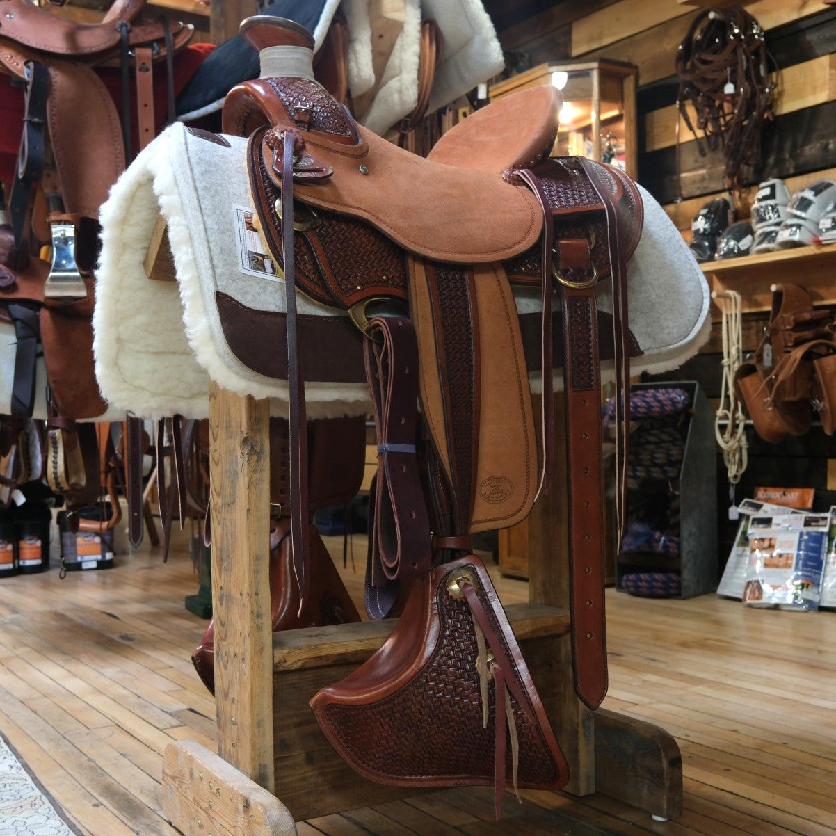 Billy Cook 15.5" Wade Half-Breed Saddle - Tapederos