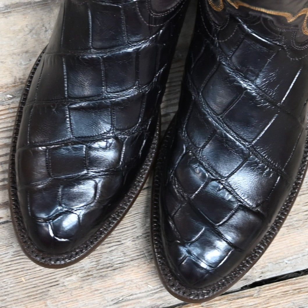 View of Hyer 100 boots in Brown Alligator Mississippiensis featuring an almond toe and luxurious alligator leather