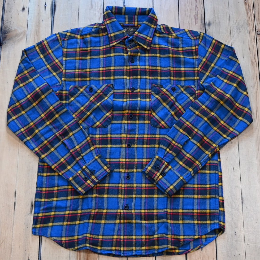 Filson Rangeland Flannel Shirt blue multicolor plaid, relaxed fit with chest pockets