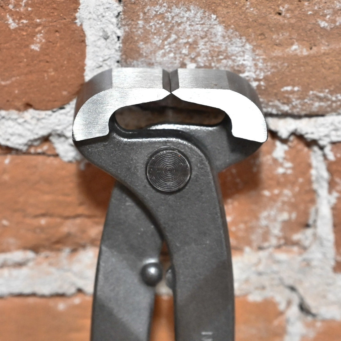 14&quot; End Cutting Fab Construction Nipper close up view